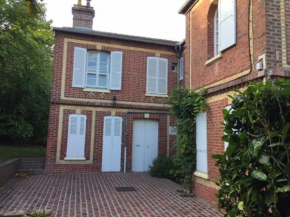 Villa proche centre et plage, 5 chambres, jardin, terrasse, parking - FR-1-712-37